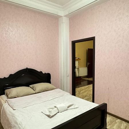 Benene'S Apartments Тбилиси Екстериор снимка