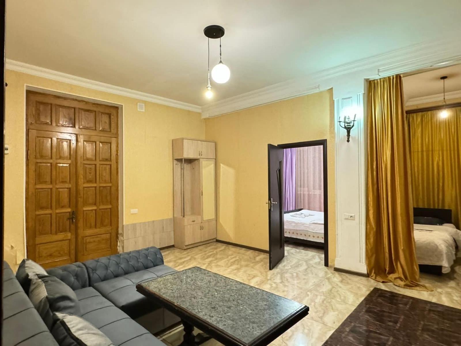 Benene'S Apartments Тбилиси Екстериор снимка