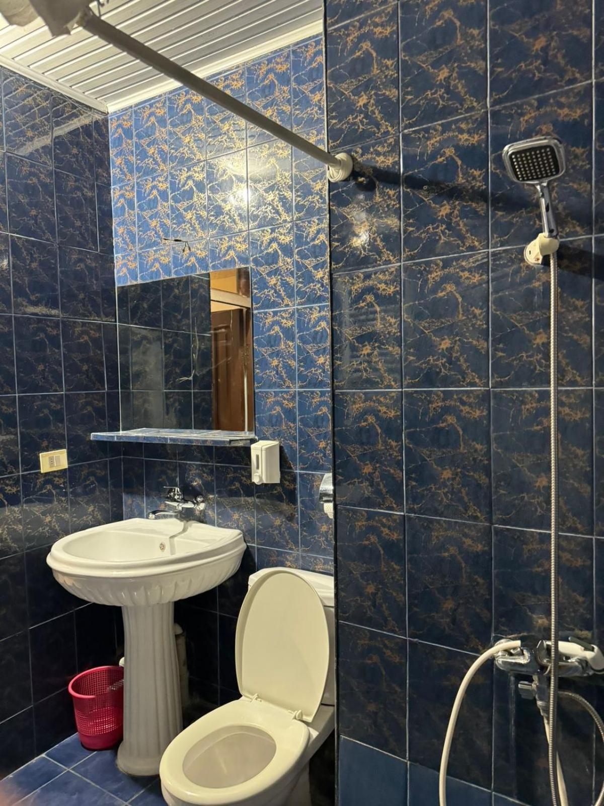 Benene'S Apartments Тбилиси Екстериор снимка